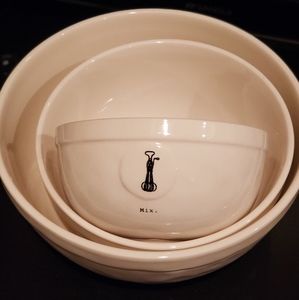 Rae Dunn mixing bowl set w matching platter